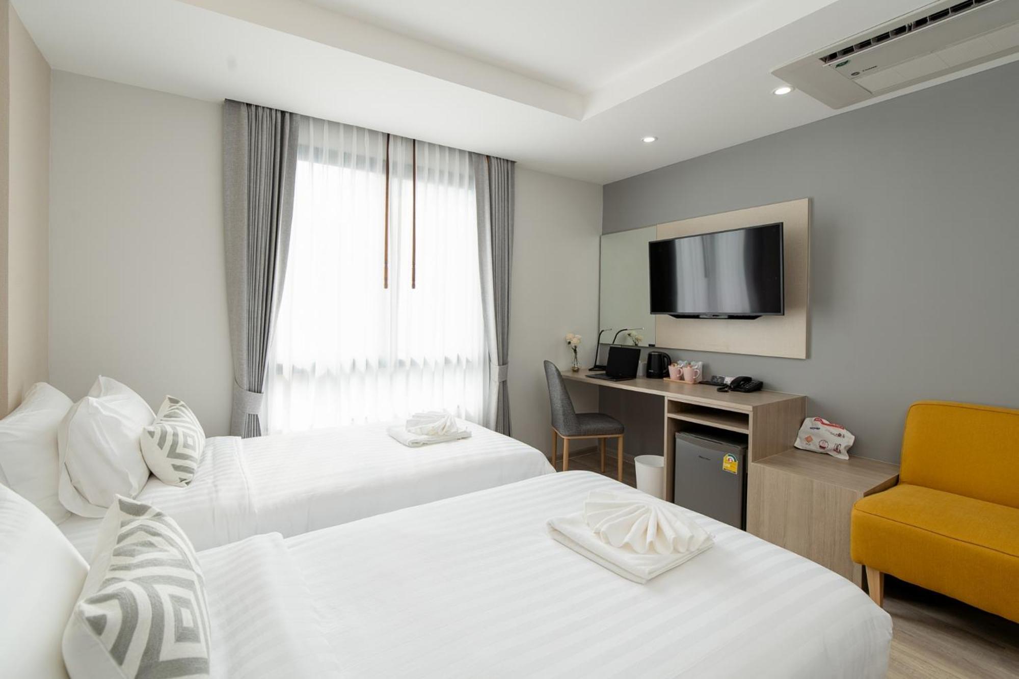 The Riski Hotel At Bangphlat Station Sha Bangkok Eksteriør billede