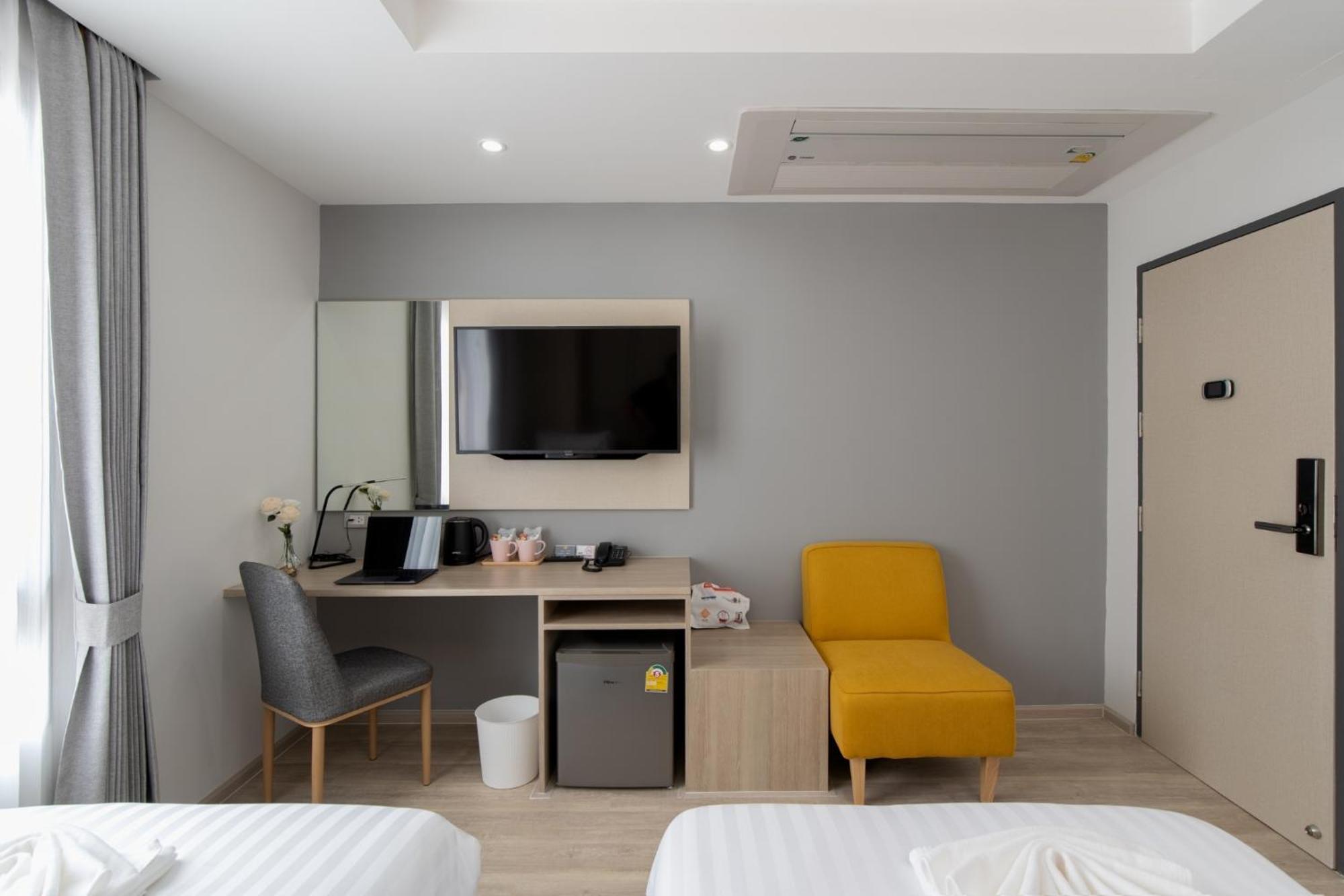 The Riski Hotel At Bangphlat Station Sha Bangkok Eksteriør billede