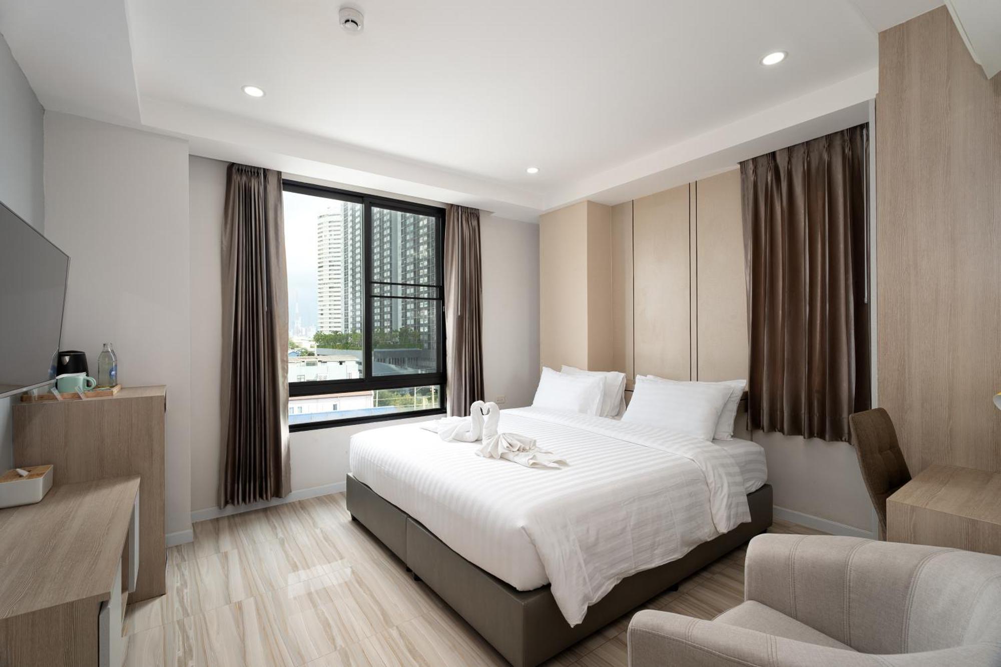 The Riski Hotel At Bangphlat Station Sha Bangkok Eksteriør billede